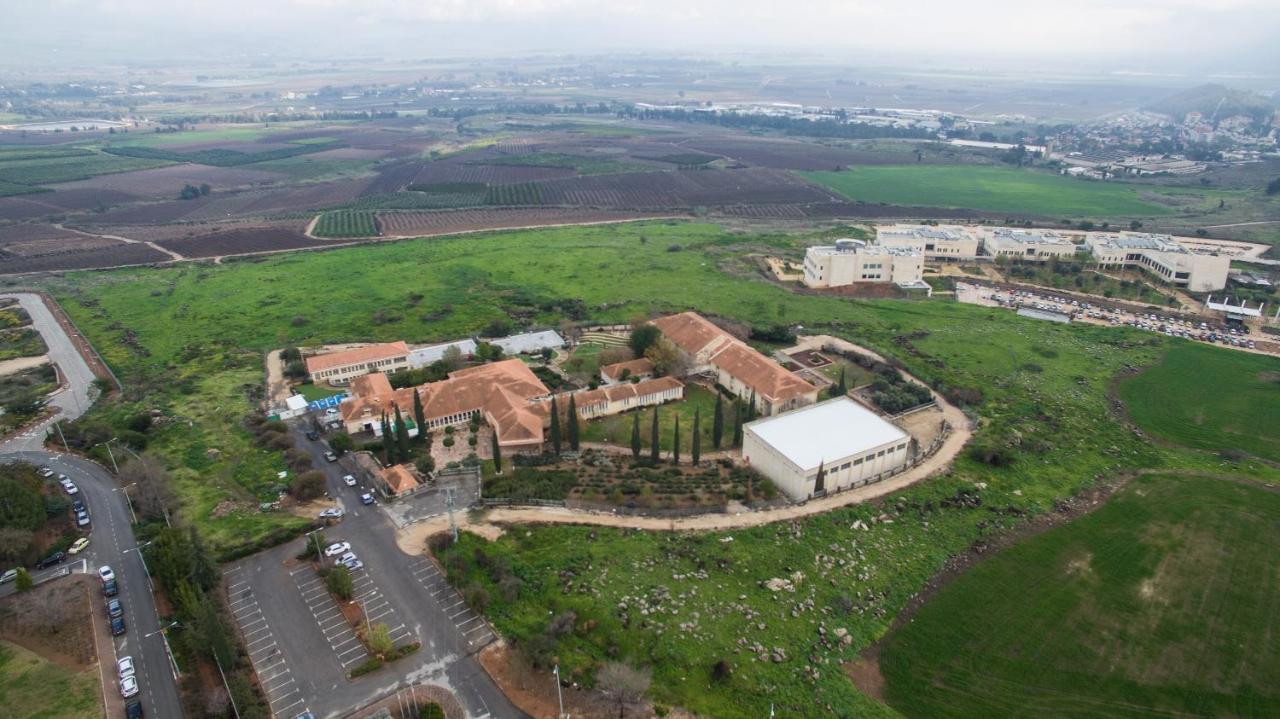 Hi - Tel Hai Hostel Kfar Giladi Bagian luar foto